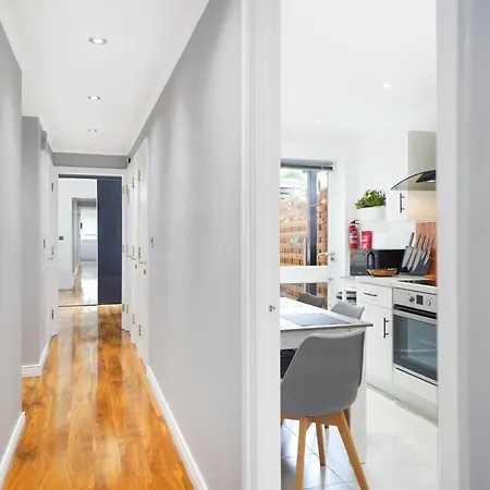 A Beautiful Stylish 2 Bedroom Apartment -City Of London